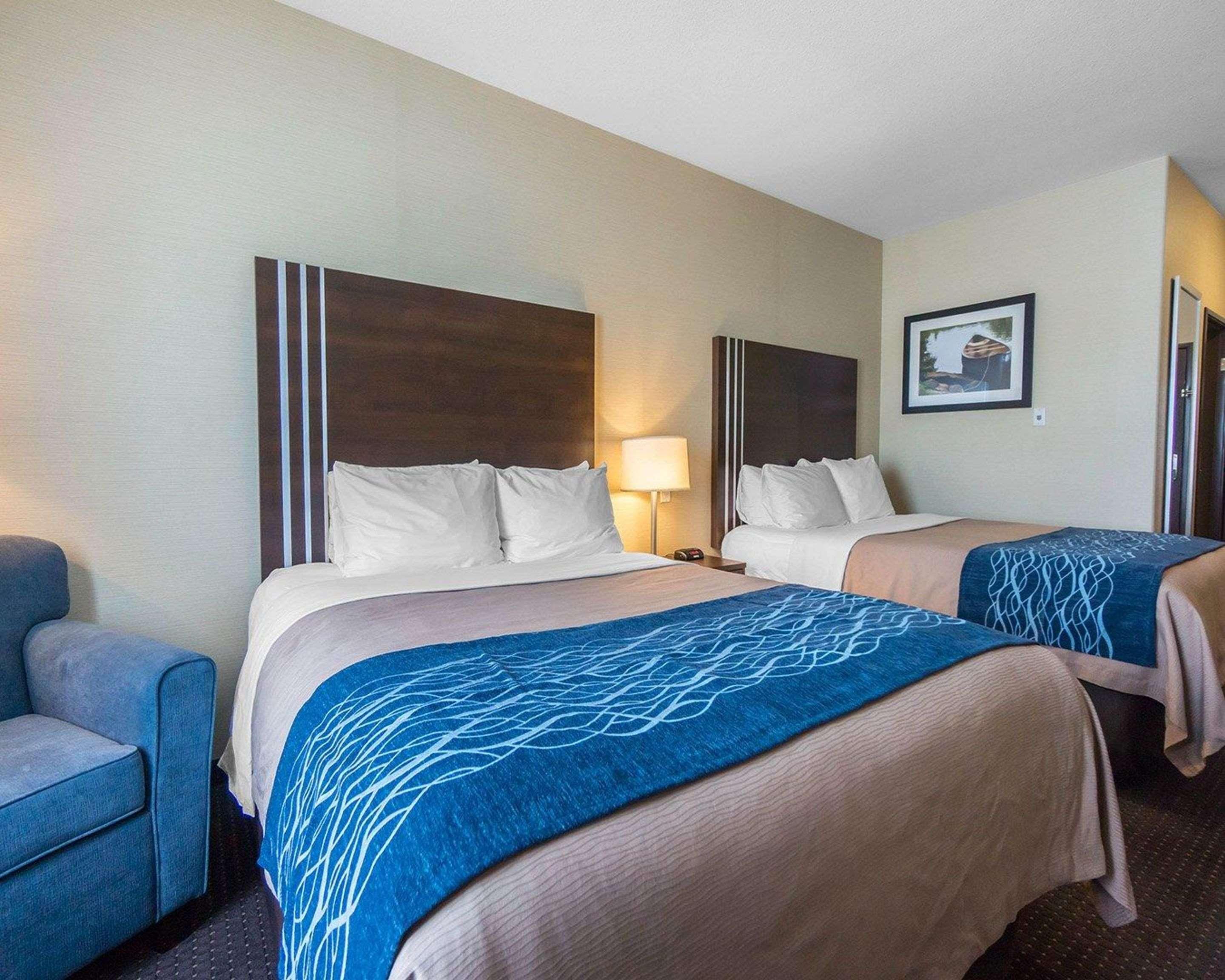 Comfort Inn & Suites Fox Creek Exterior photo