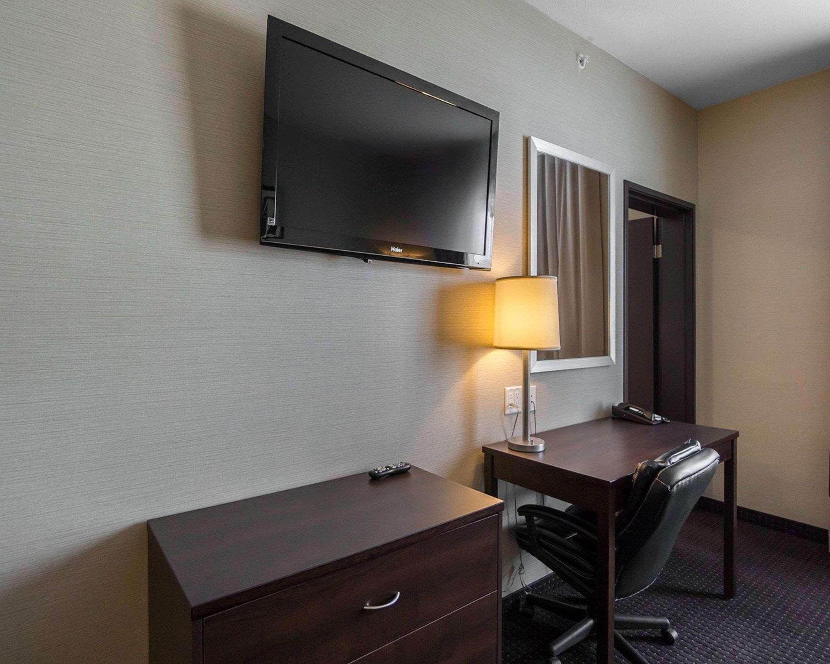Comfort Inn & Suites Fox Creek Exterior photo