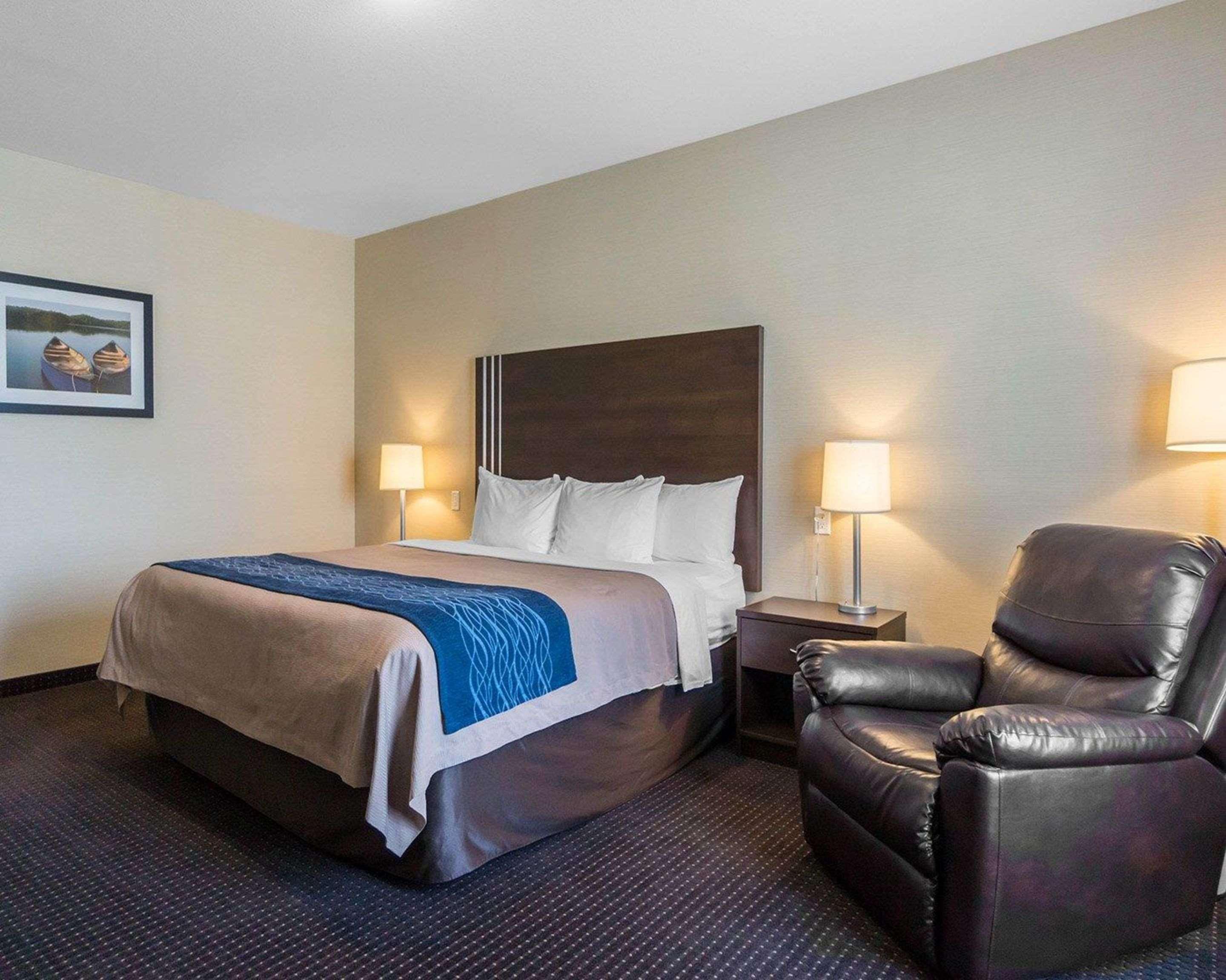 Comfort Inn & Suites Fox Creek Exterior photo