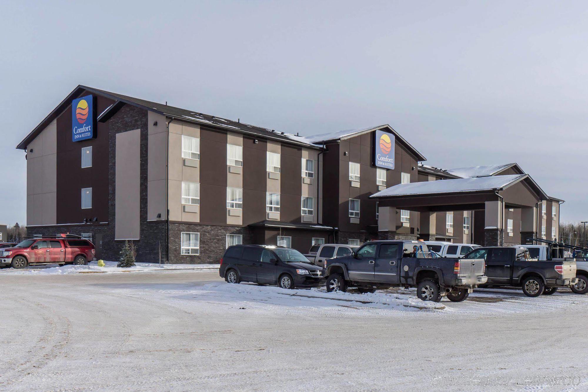 Comfort Inn & Suites Fox Creek Exterior photo
